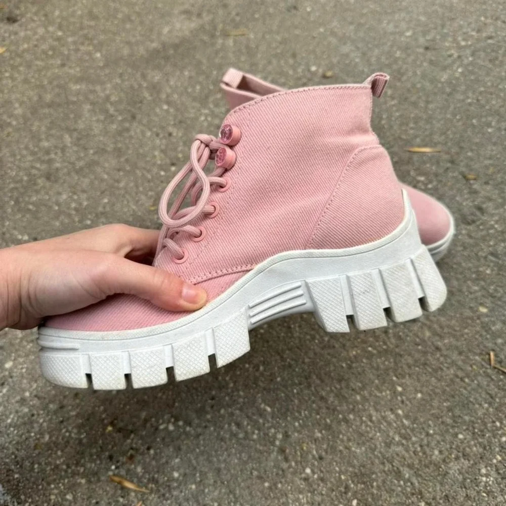 Guess Hedya Pink Ankle Boot Women's‎ Size 6 Combat Lace Up Pastel Punk Shoes